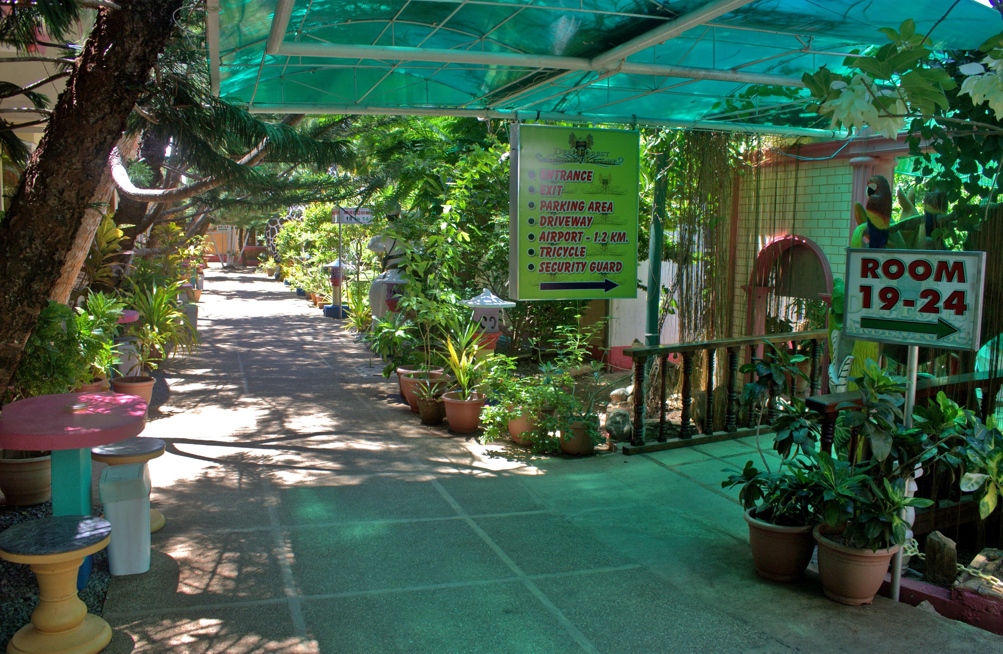 Deep Forest Garden Hotel Puerto Princesa Esterno foto