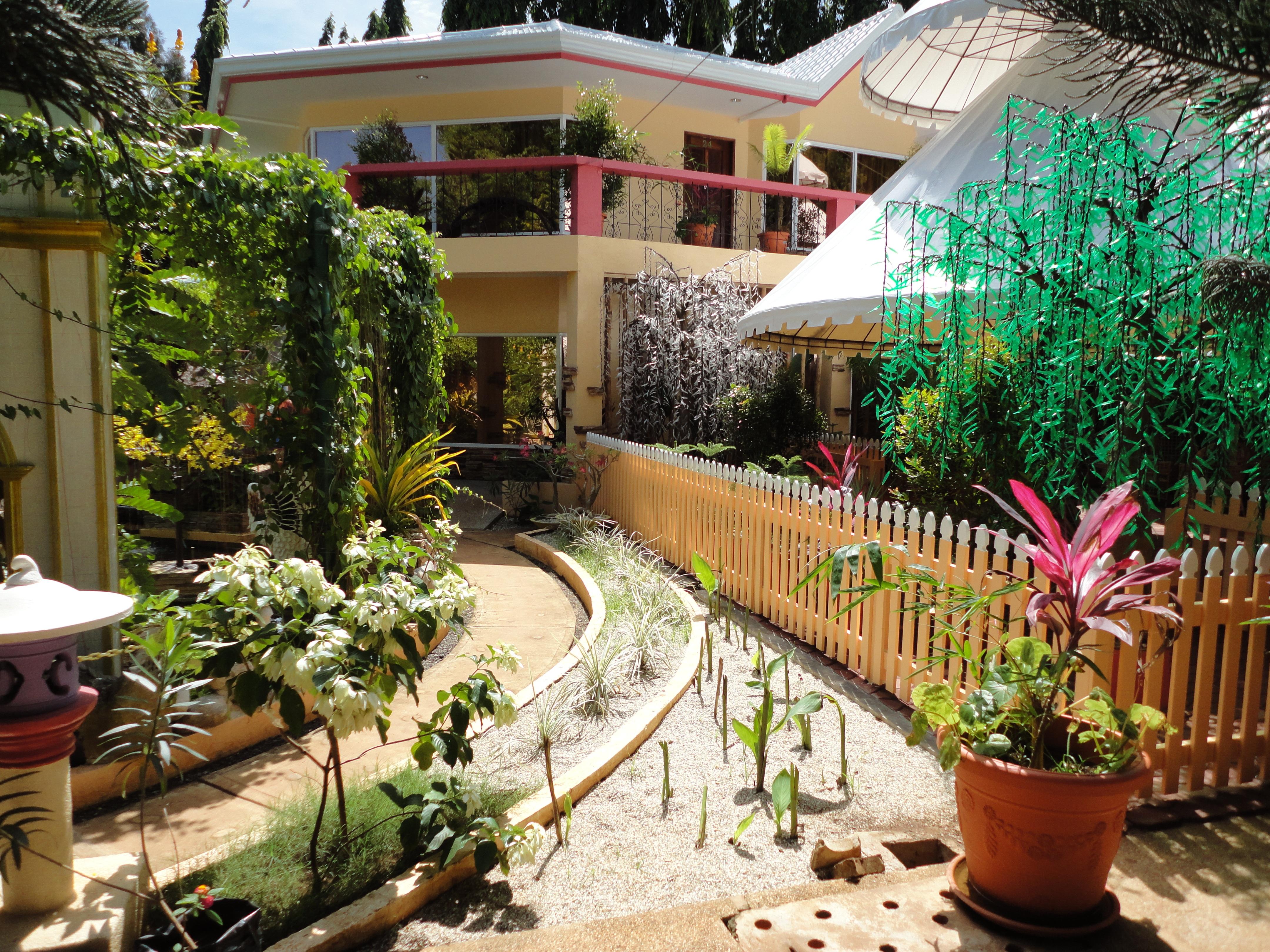 Deep Forest Garden Hotel Puerto Princesa Esterno foto